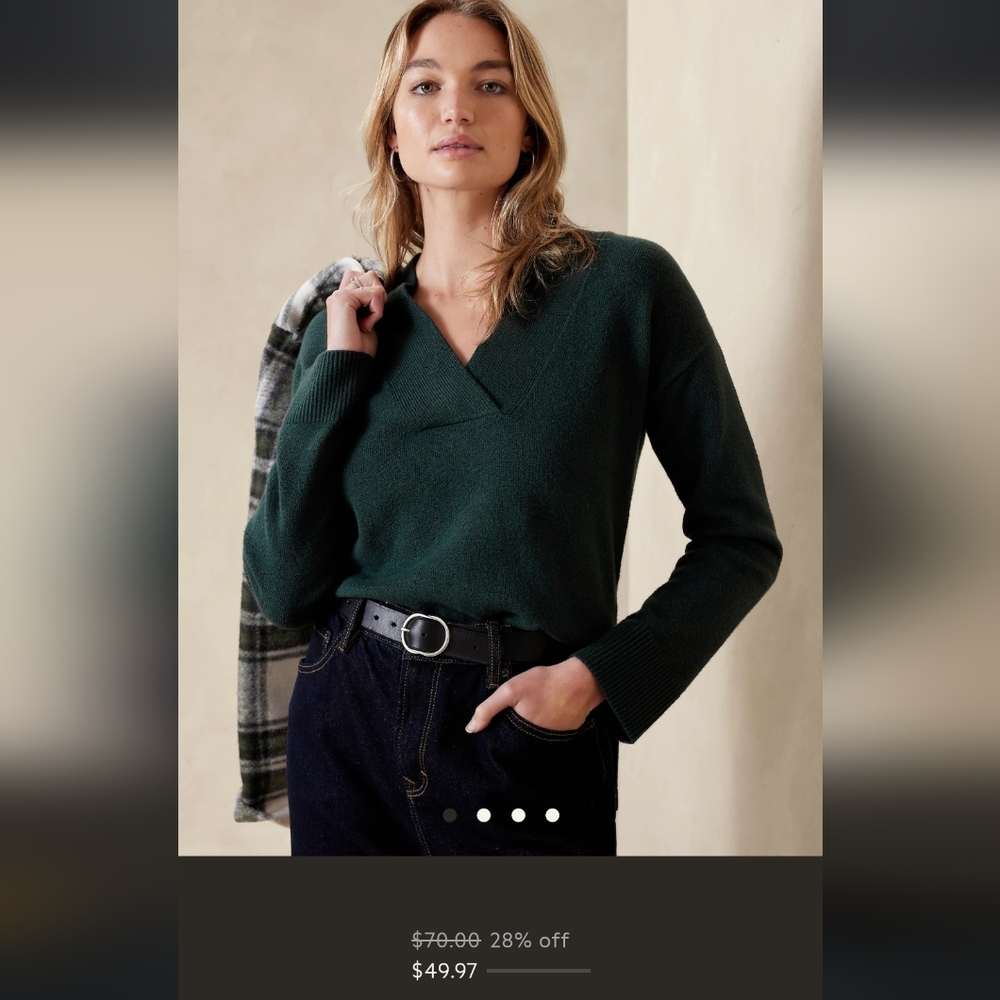 NWT Banana Republic V-Neck Sweater Gift Green